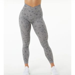 Alphalete surface power legging